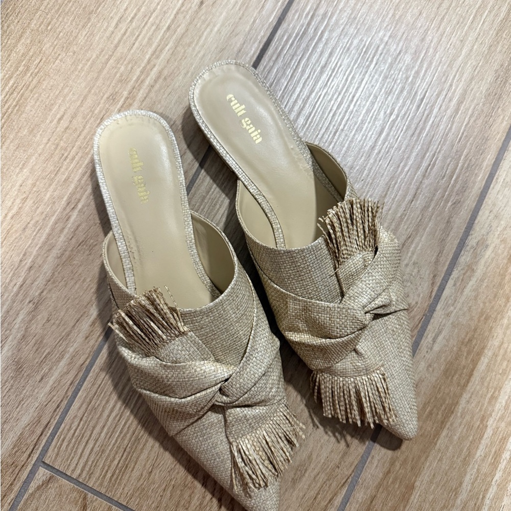 Cult Gaia Angie Flat - Natural